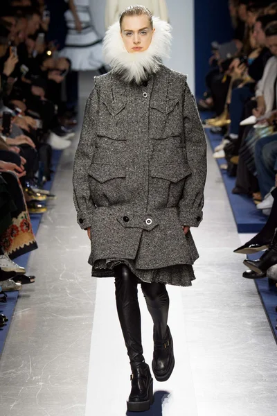 Look 27